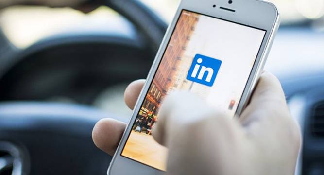 LinkedIn Launch New Program to Help Freshers Students to Get a Job