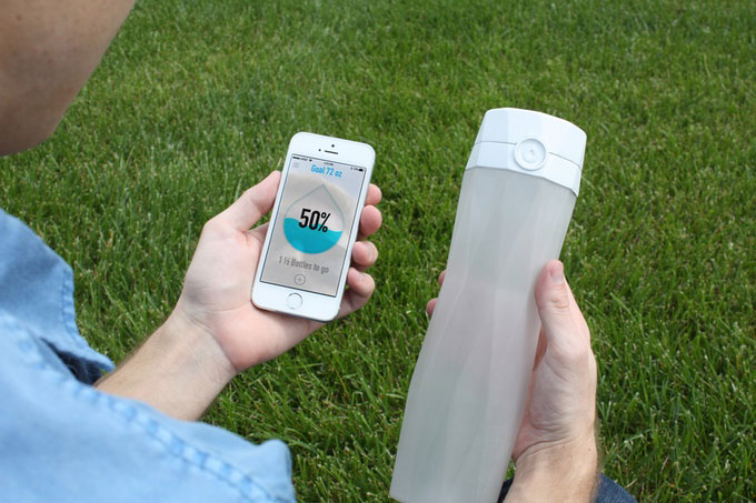 This Water Bottle Lights up to Alert You When Your Body Needs to be Hydrated - 94