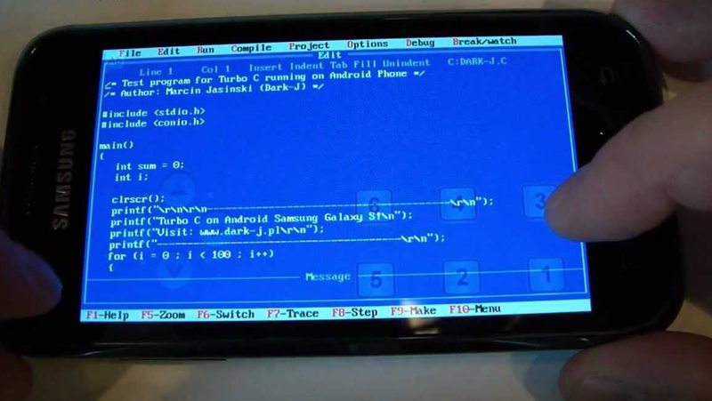 Könnyen telepíthető és használható Turbo C / C++ programozáshoz Androidon