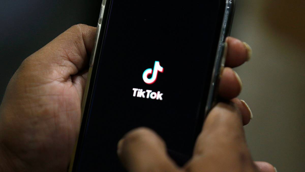 FCC Commissioner Wants Apple   Google To Remove TikTok - 45