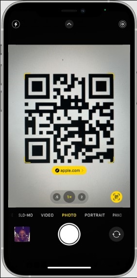 Quét mã QR bằng ứng dụng Camera của iPhone