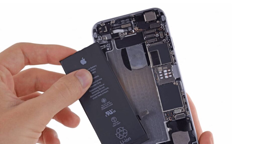 Apple arbetar med löstagbart batteri för iPhone 16: Rapport